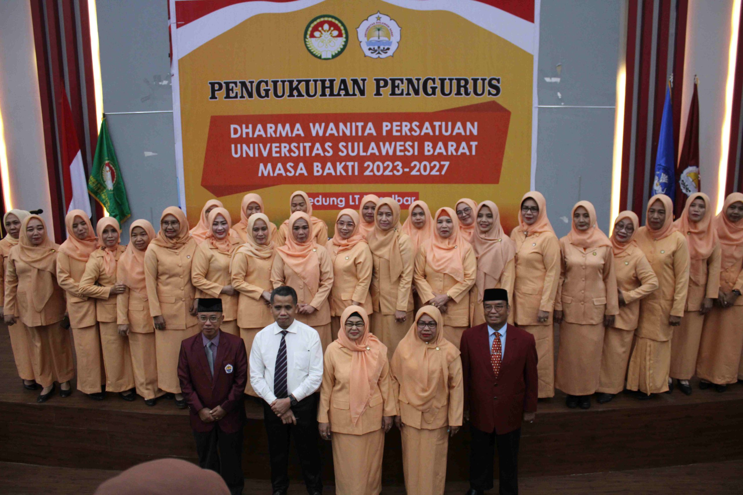 Pengukuhan Dharma Wanita Persatuan (DWP) Universitas Sulawesi Barat Masa Bakti 2023-2027